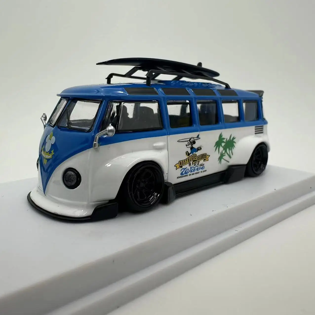 LF Model 1:64 T1 Kombi Cartoon limited500 Diecast Model Car