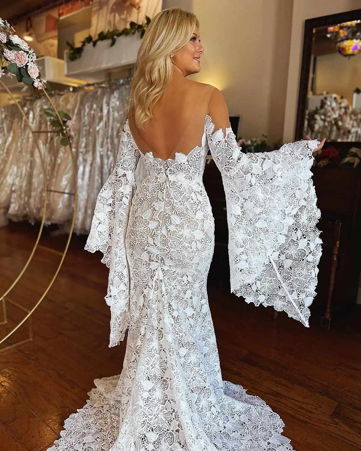 FATAPAESE Boho Wedding Dress Flare Slleeve Deep V-Neck Bust with Paddings Backless Sexy Dress Floor-length Skirt Mermaid Gown