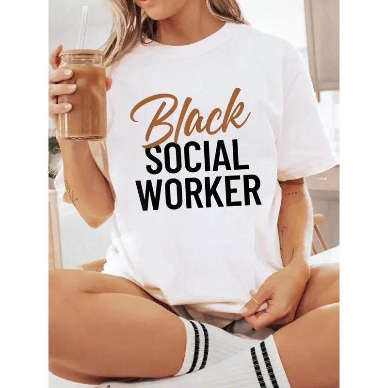 

Black Social Worker T-Shirt, Professional Occupation Pride Graphic Tee, Unisex Empowering Cultural Identity Gift Top