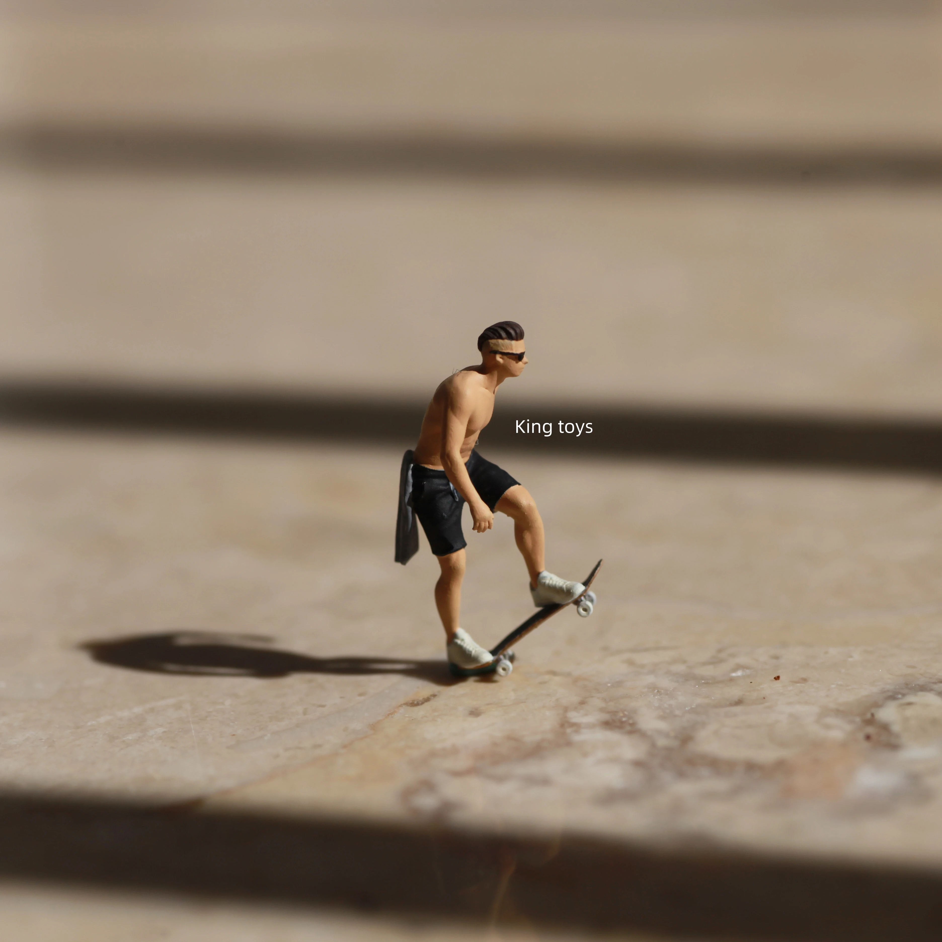 King Toys 1/64 1/87 1/43 Figurines Scale Model Resin Skateboarding Boy Dioramas Diecast Miniature Collection