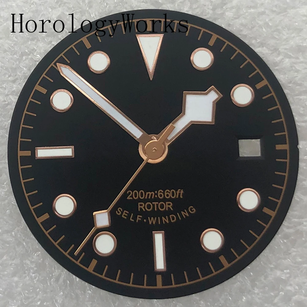 

Циферблат 30,5 мм + светящиеся стрелки, подходят для механизмов NH35/NH36, Miyota8205/8215/821A, ETA2836, Mingzhu2813/3804, черные.