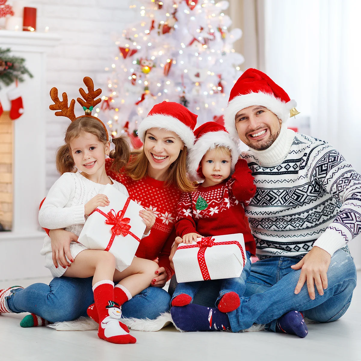 

40Pcs Embroidered Christmas Patches Iron on Snowflake Tree Garment Patches DIY Decoration for Clothes Holiday Party Accessories