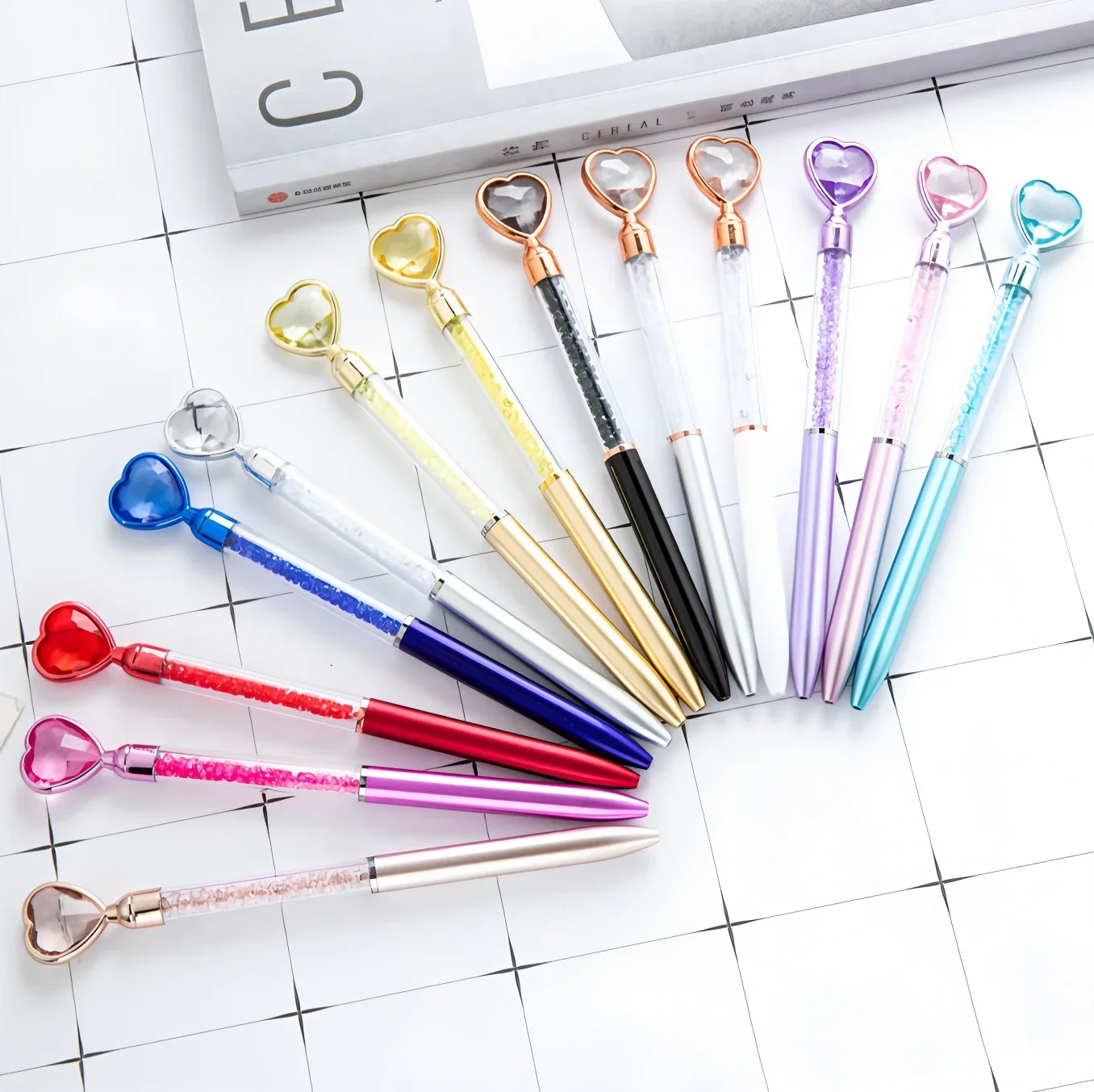 1Pcs Cute Love Heart Crystal Ballpoint Pen Bling Glitter Rotating Pen for Office School Gift Smooth Writing Stationery Student