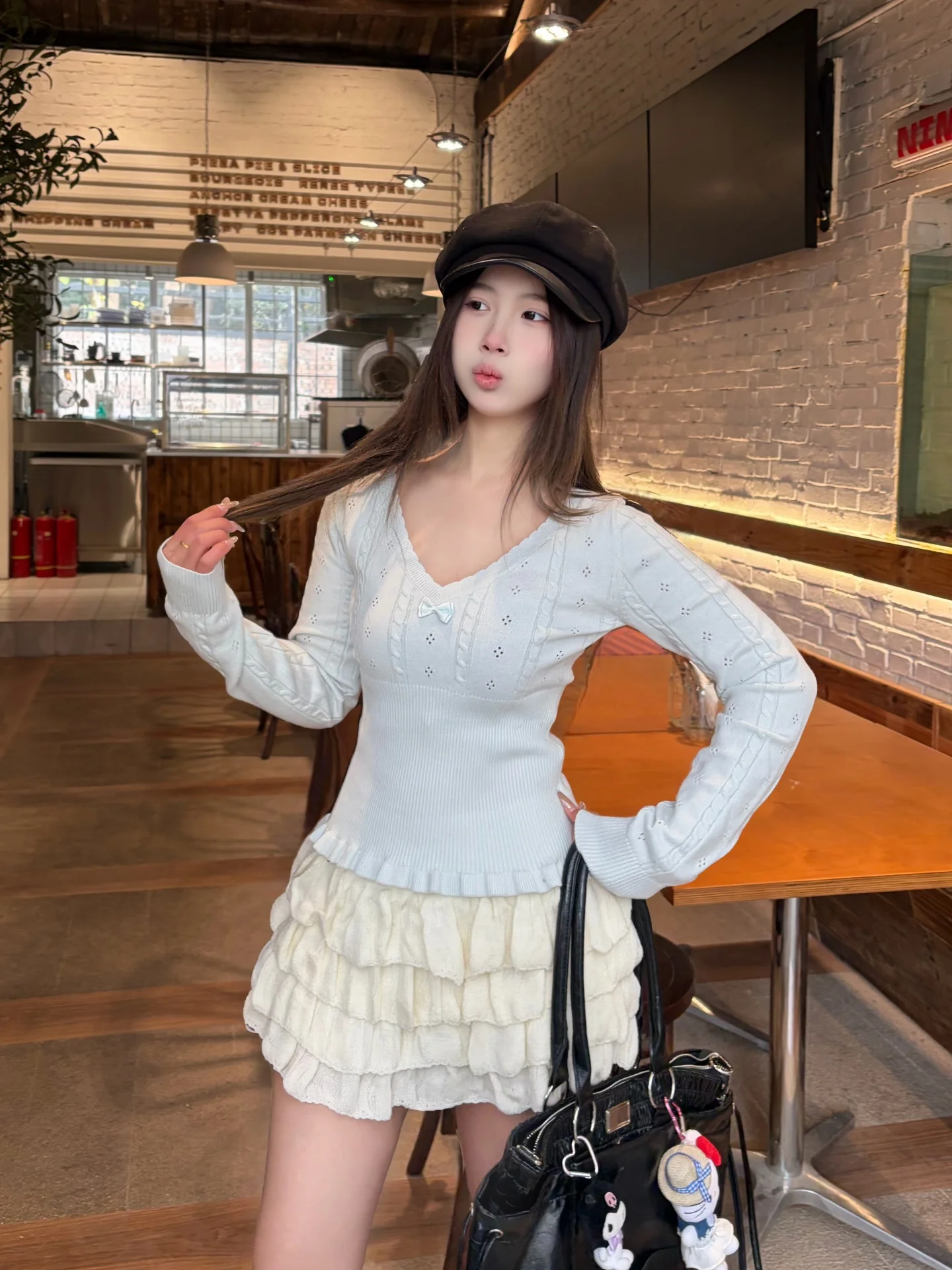 

Korean Sle Sweet Knot V-Ne Long Sve Knitted Sweater Autumn Winter Slimming Versatile Top for Women And Girls