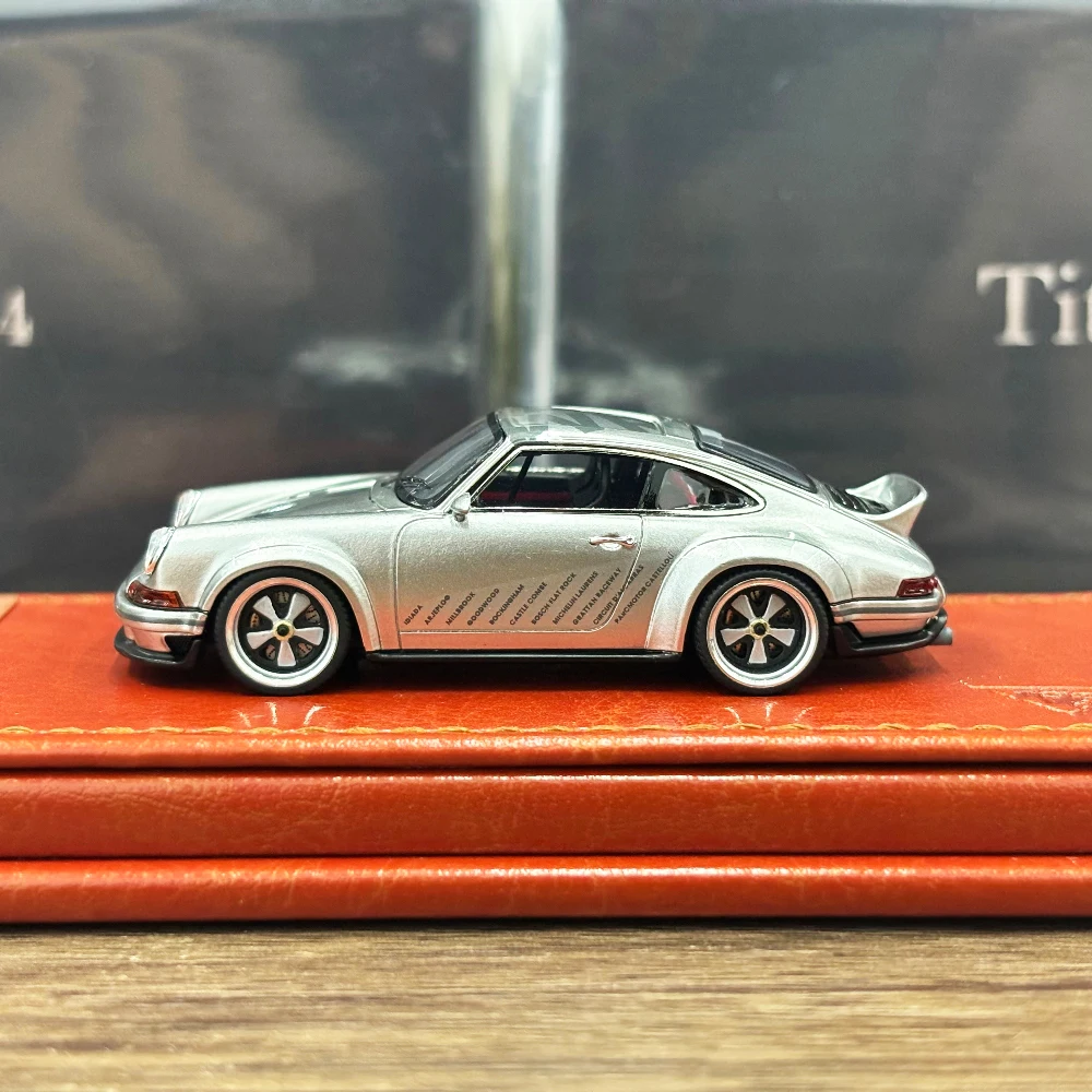 โมเดลรถเรซิ่น Make Up 1:64 Singer DLS Goodwood Festival of 2019