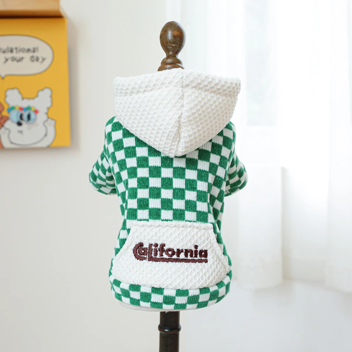 1PC Pet clothing Dog Cat Spring and Autumn green and white style California hat coat suitable for small and medium-sized dogs