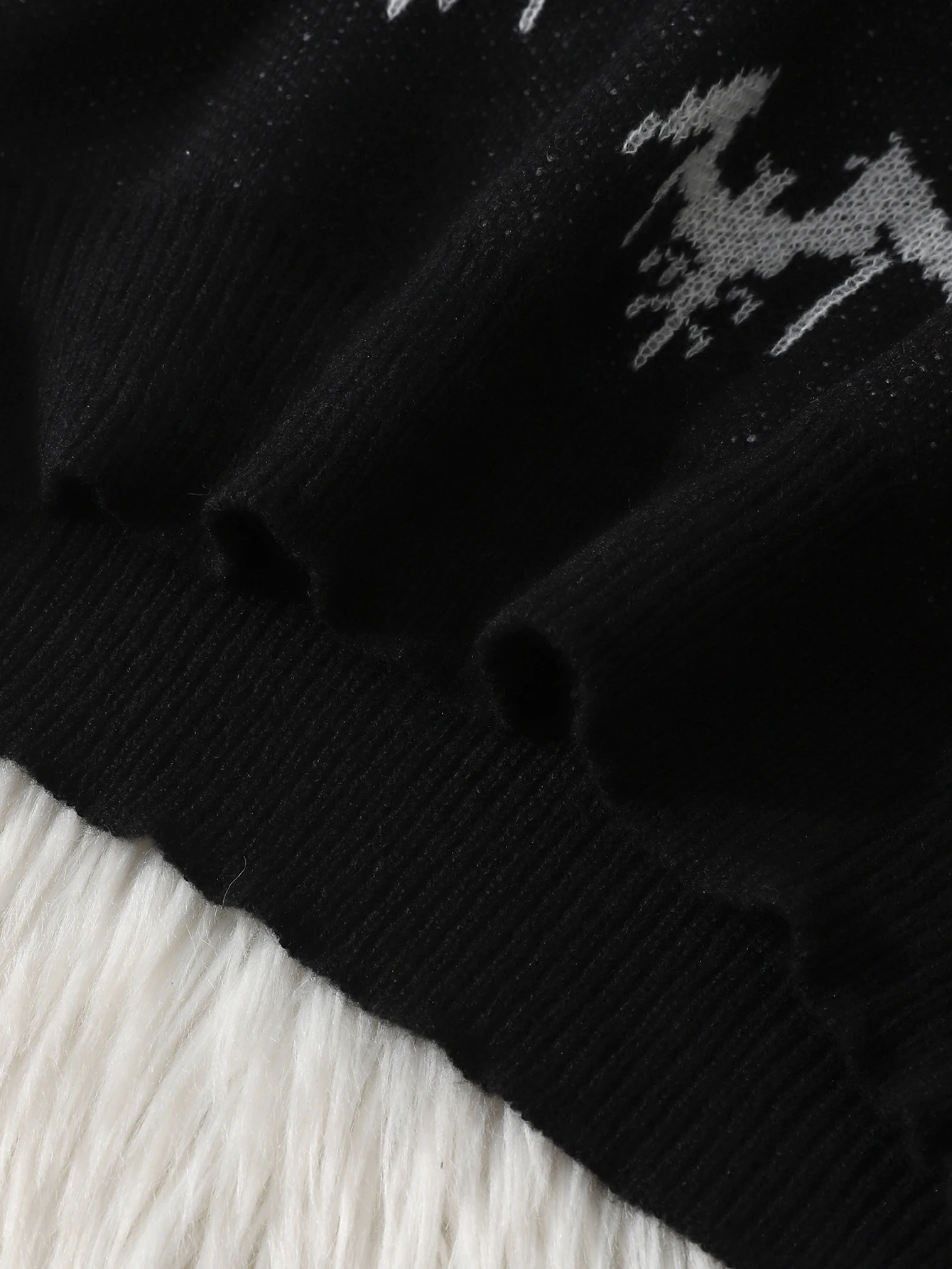 Neuer, modischer Pullover mit Fledermaus-Jacquardmuster, lässiger Herrenpullover mit Rundhalsausschnitt und Farbblock-Strickmuster, ideal für den Alltag, unisexes Oberteil für Ausgehen, normale Passform, geeignet für die Herbst- und Wintersaison. – Detail 6