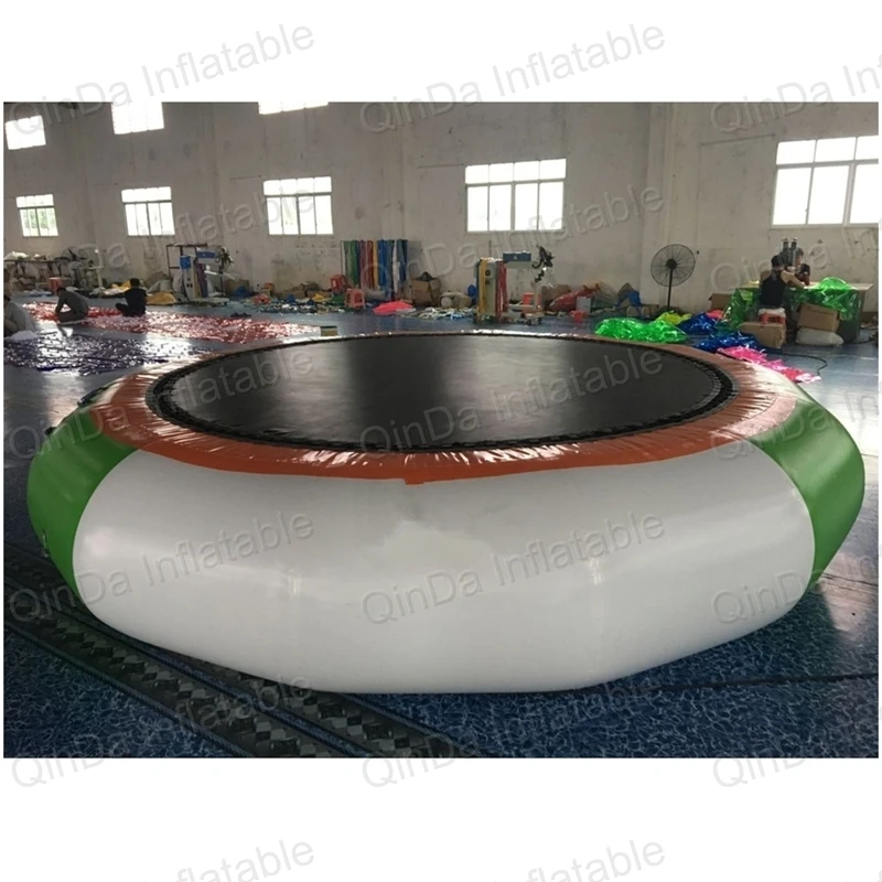 Nadmuchiwana trampolina wodna Guangzhou / nadmuchiwany pływający park wodny / ekscytująca trampolina do skakania