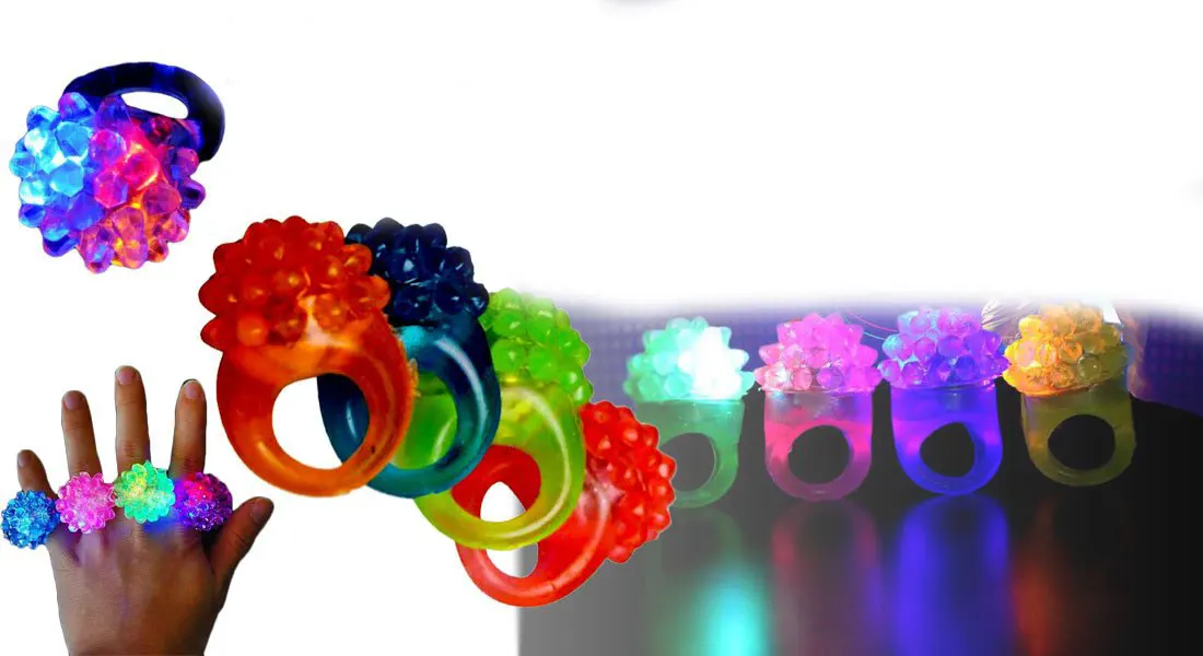

100 PC Glowing Ring Lamp The Rings Halloween Props Flashing Children Strawberry