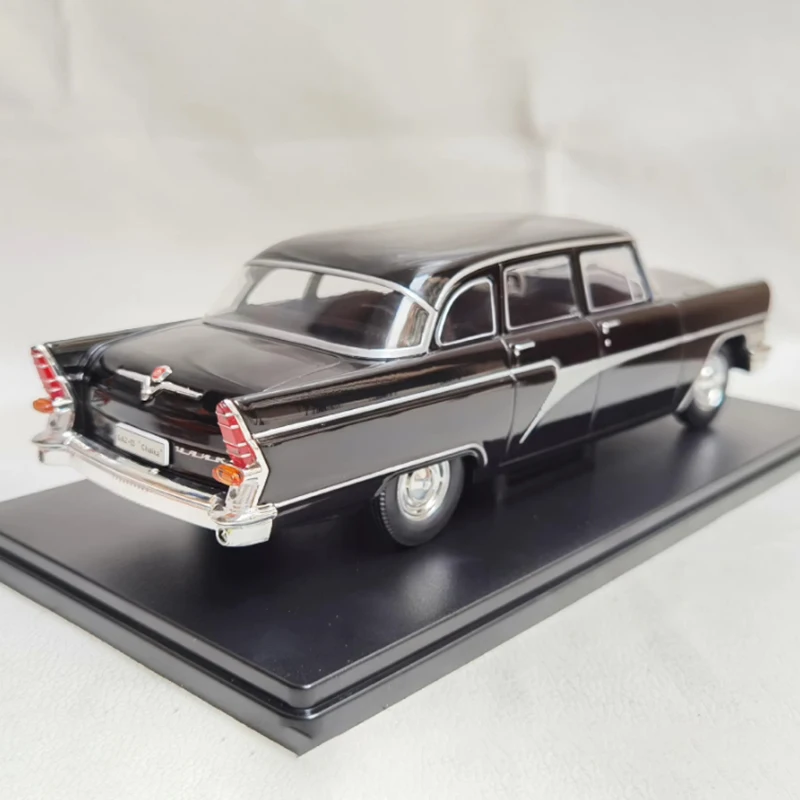 

WHITEBOX масштаб 1:24 ГАЗ 13, модель автомобиля из сплава, статическая коллекция, украшенные праздничные подарки, игрушки, классический сувенир, подарок