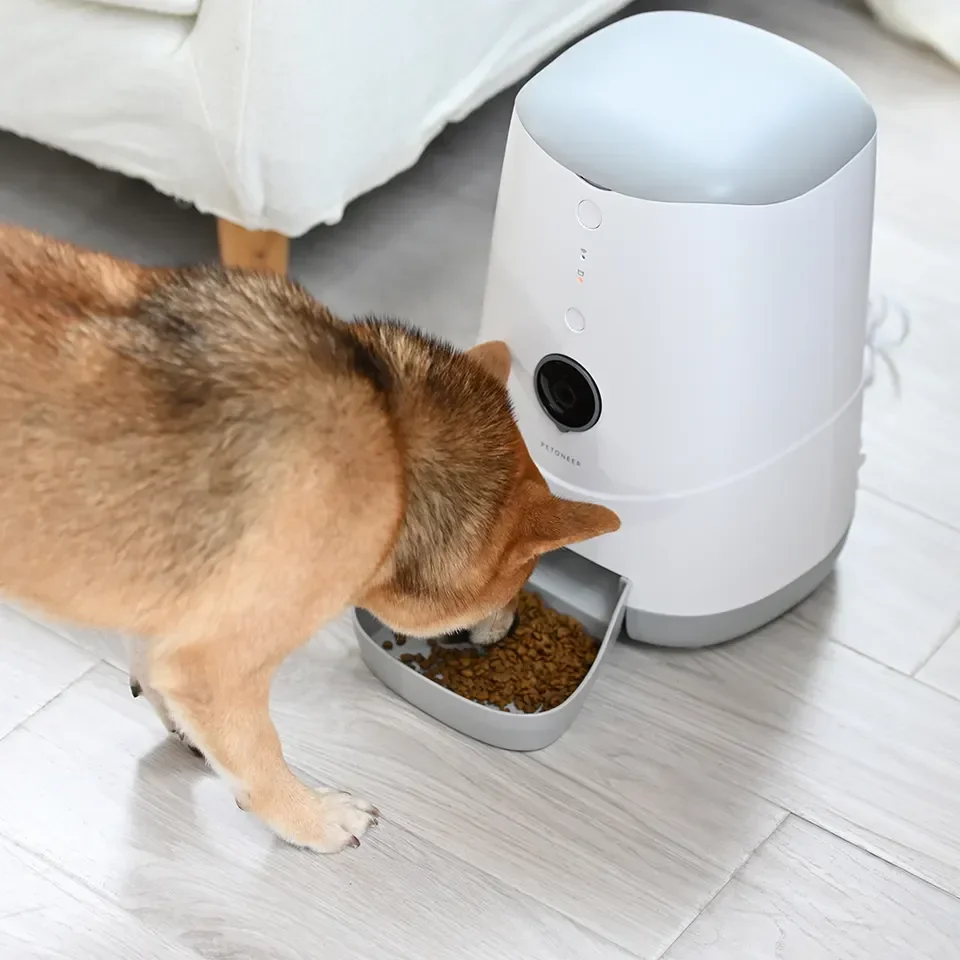 Smart Auto Pet Feeder with Camera Wifi Connecting App and 120 wide-angle Feeding