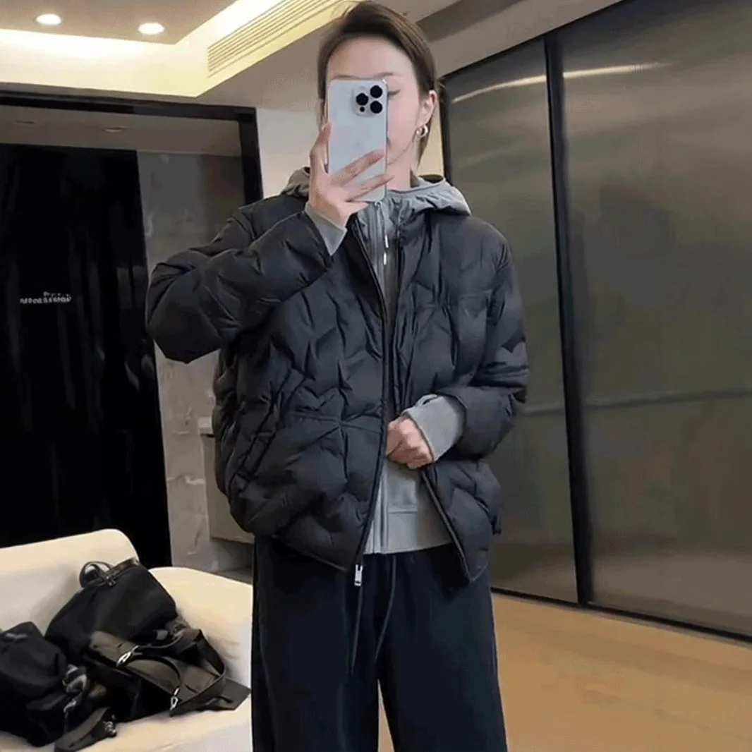 짧고 패셔너블한 여성용 다운 재킷 가을과 겨울용 스탠드업 칼라 가볍고 루즈한 오리털 재킷 코트 여성용