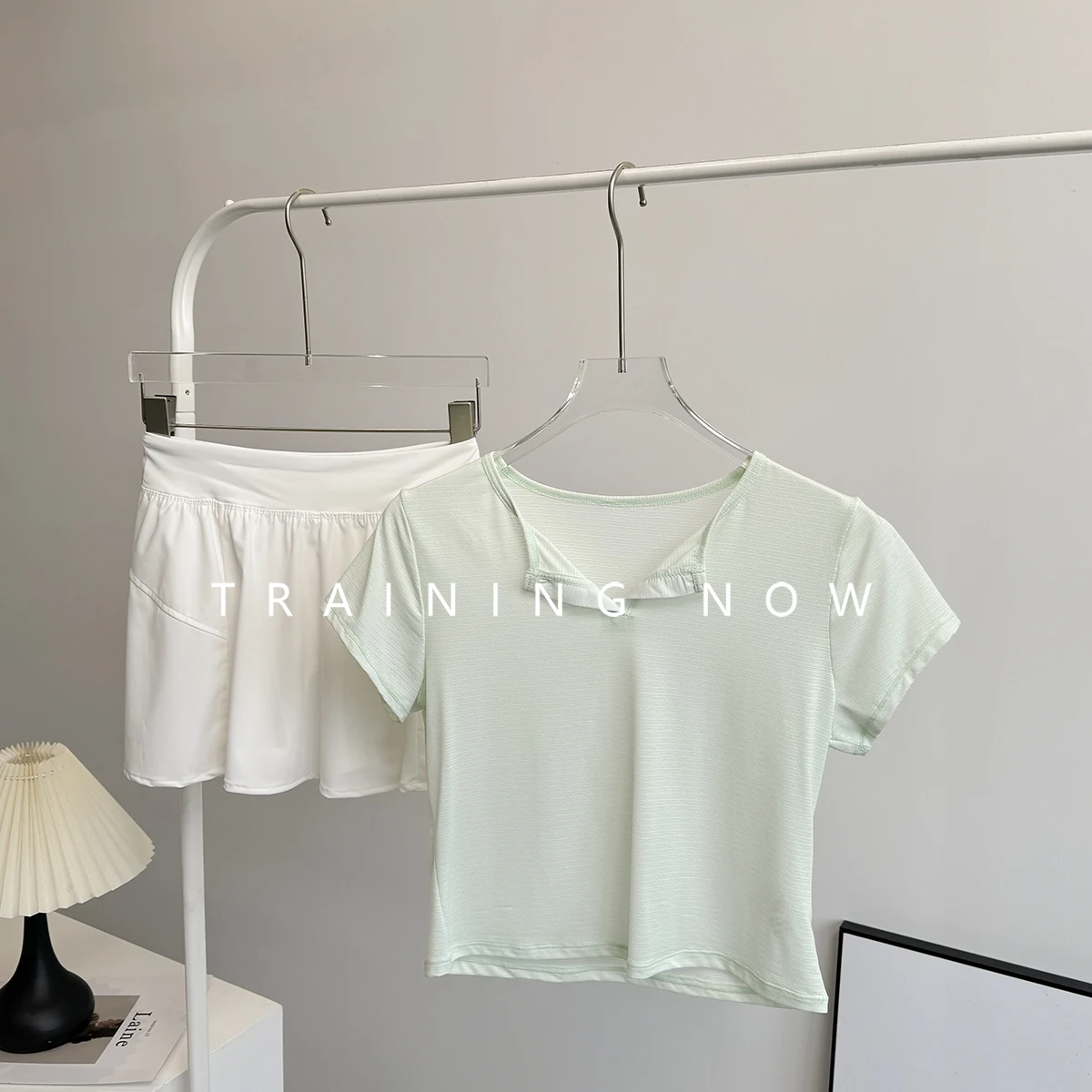 

2025 Fashion Summer New Sports Set Women's Slim Slim Yoga Quick Dryer Badminton Fitness Skirt