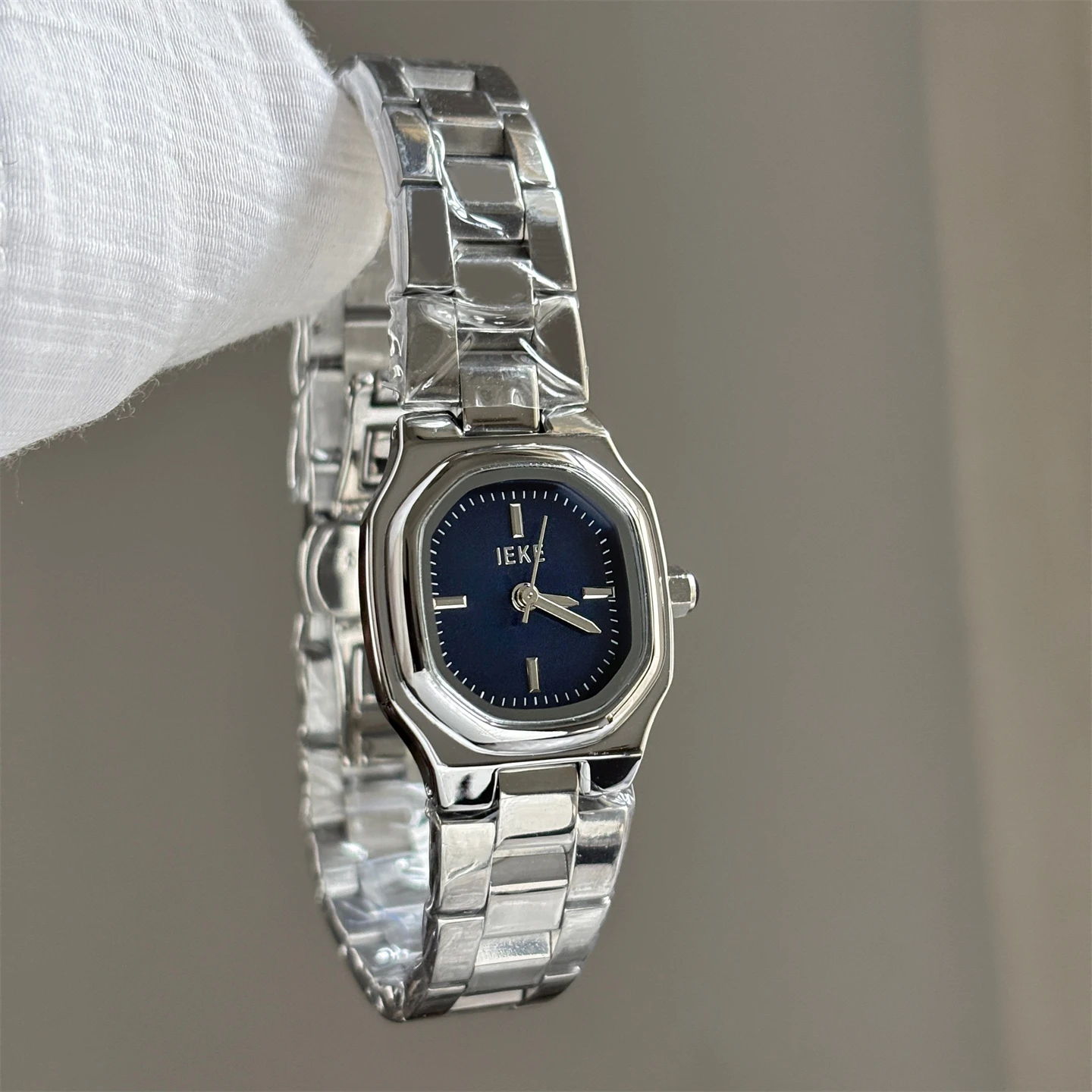 

Minimalist Classic Polygonal Steel Strap Women'S Watch Light Luxury Retro FashionQuartz Wristwatch Gift For Women Women'S Series