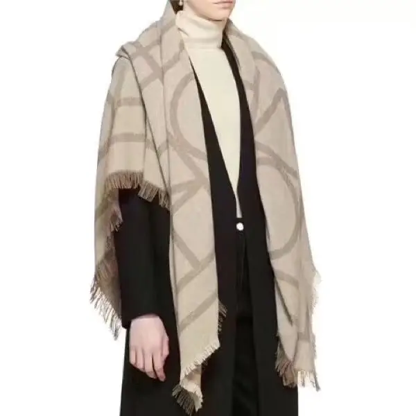 Unique temperament wool scarf for women in autumn and winter classic geometric fringe square scarf cashmere double-sided shawl