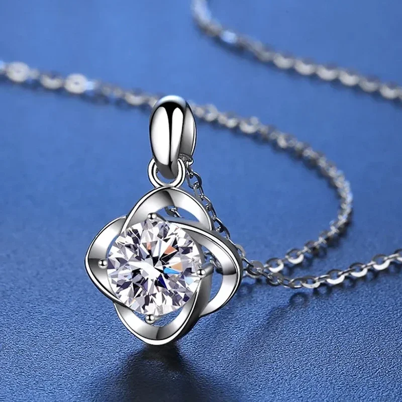 Flower Shape Pendant Round D Color Moissanite Necklaces 925 Sterling Silver 18k Gold Plated Chains Womans Fine Jewelry Gift