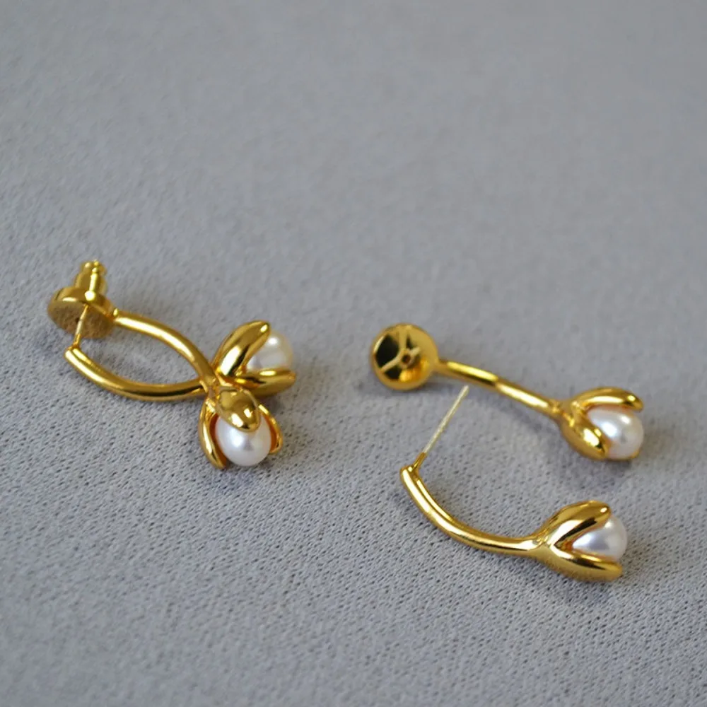 

Japanese and Korean Small, Fashion and Simple Freshwater Pearl Bud Flowers, Exquisite, Elegant and High-end Detachable Earrings.