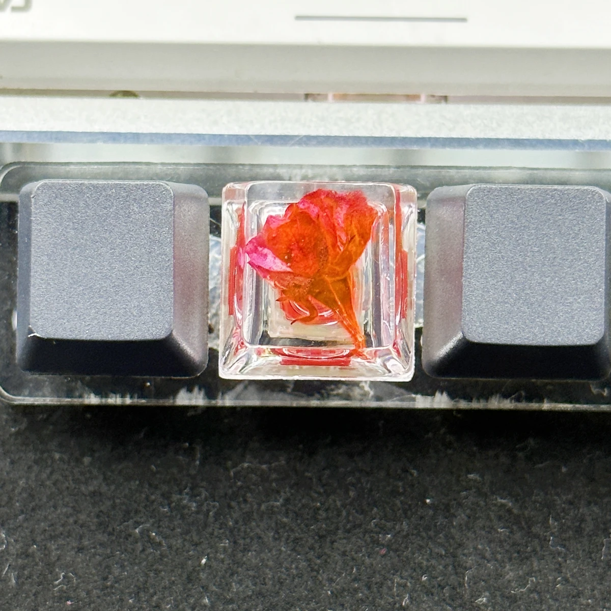 kk-cokio DIY personality drop glue transparent flower key cap Rose real flower resin cross axis mechanical keyboard key cap 1pcs