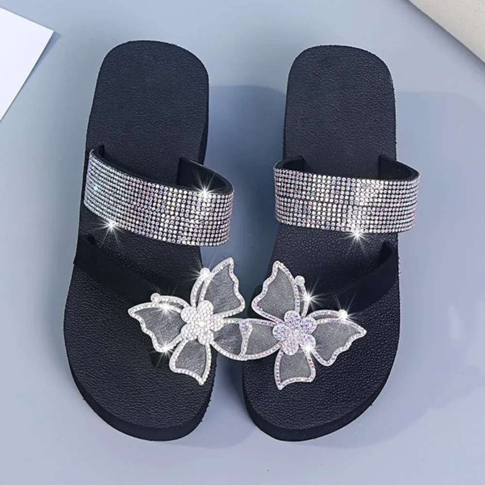 Frauen Keil Hausschuhe neue Sommer Plattform Sandalen Strass Schmetterling Hausschuhe Outdoor Open Toe Damenschuhe Frauen Flip-Flop