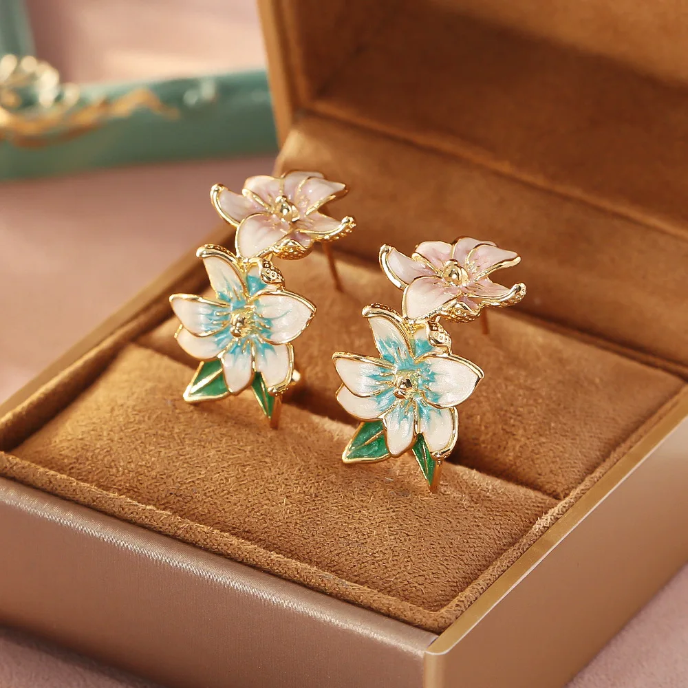 

Summer Romantic Iris Earrings, High-end Fashion Temperament, Glazed Earrings, Niche Design, Exquisite and Versatile Earrings