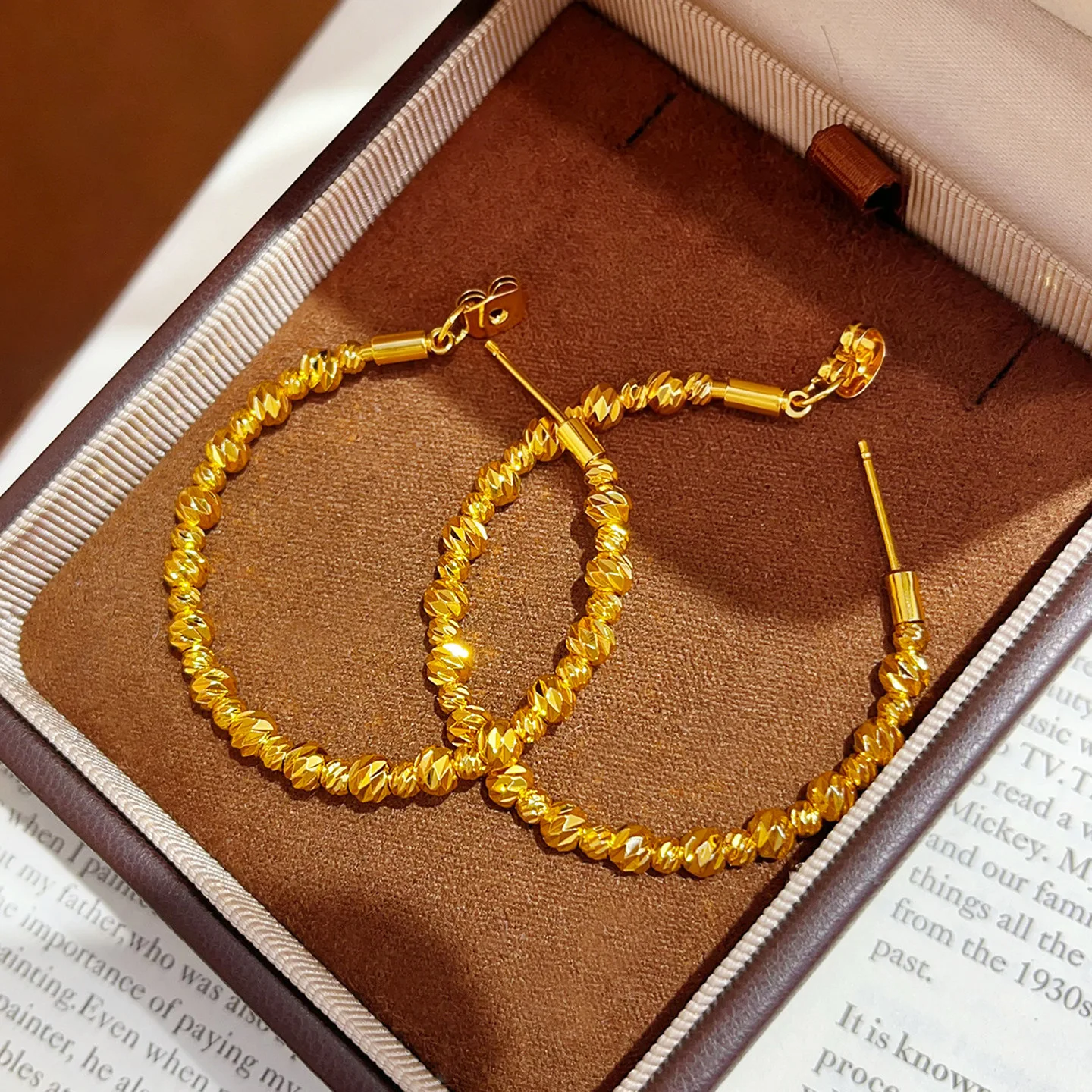 Dense Vertical Grain Small Bead Hoop Earrings For Women 24K Gold AU999 adopt solid high-purity gold integrated casting process