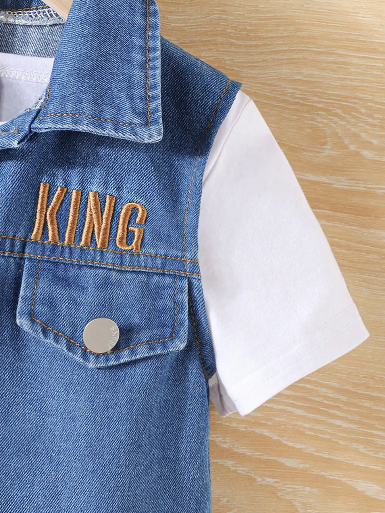 3-Piece الربيع/الصيف جديد الصبي الترفيه في الهواء الطلق الرجعية فتاة الموضة الراحة السفر عطلة الأبيض قصيرة الأكمام سترة جينز السراويل #4