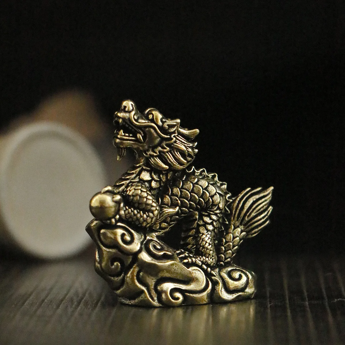 1 piece of brass vintage zodiac sign dragon auspicious cloud dragon ornament Qinglong office desk decoration copper ornament