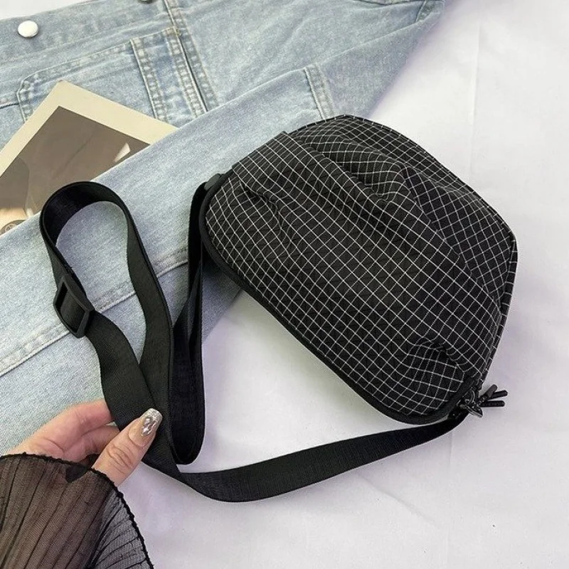 

High-End Ladies Shoulder Bag With Classic Designer Paris Aesthetic And Luxury Brand Logo Suitable For Daily Commute​