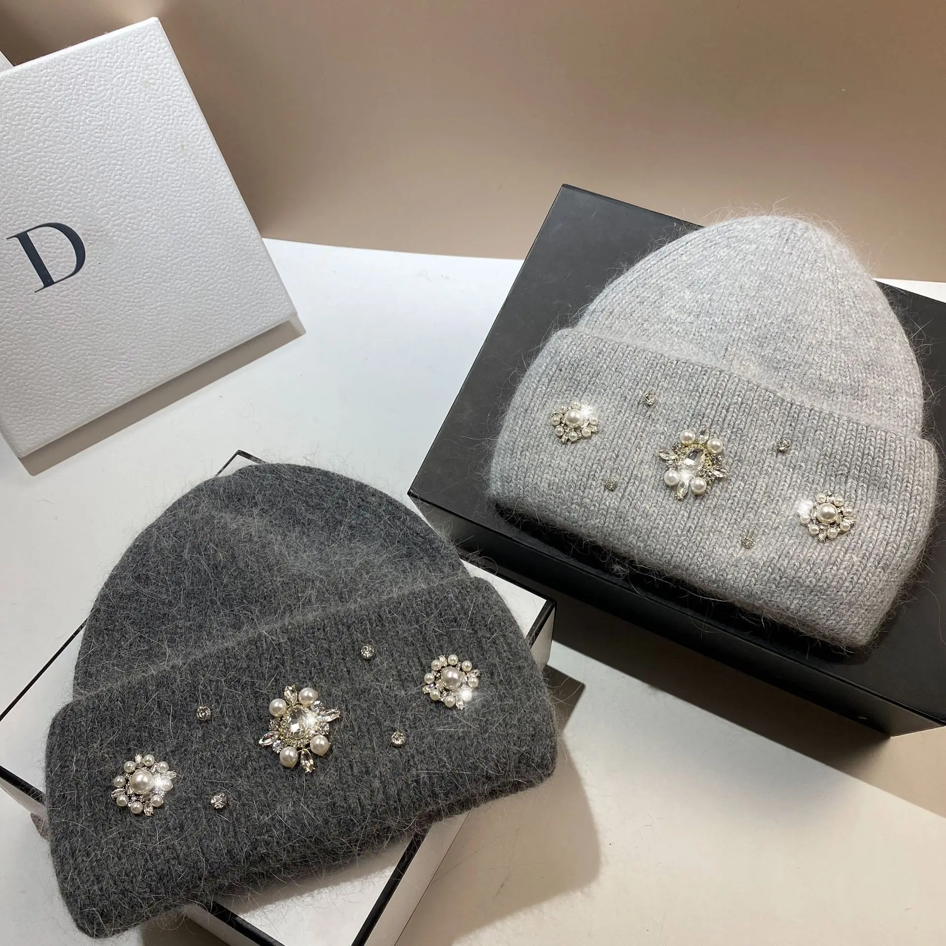 Designer Brand Women Luxury Rhinestones Knitted Hat Autumn Winter Rabbit Fur Beanie Cap Female Thicken Warm Skullies Caps