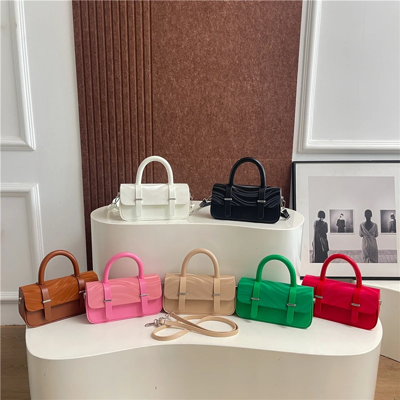 

Elegant Leather Classic Designer Paris Fashion Handbag for Women Large Capacity Commuter Bag Very Chic