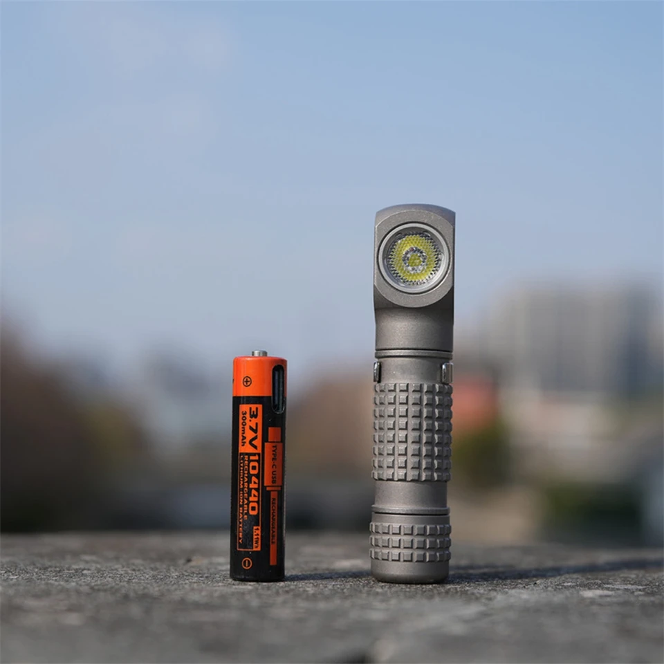 manker-e02-iii-titanio-lavato-con-pietra-per-il-trasporto-quotidiano-torcia-a-led-10440-torcia-a-batteria-luce-d'atmosfera-con-coda-magnetica