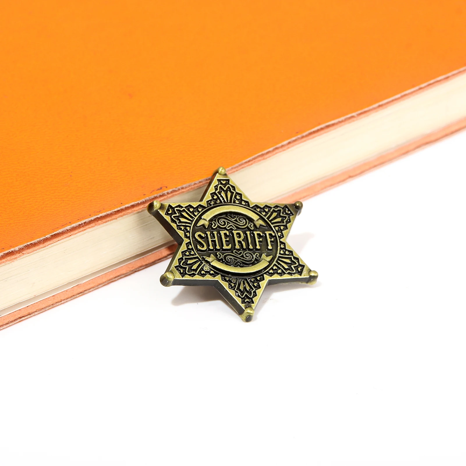 Star Sheriff Metal Enamel Badge Vintage Retro Holloween Party Brooch American Governor\'s Six Jewelry for Women Men Accessories