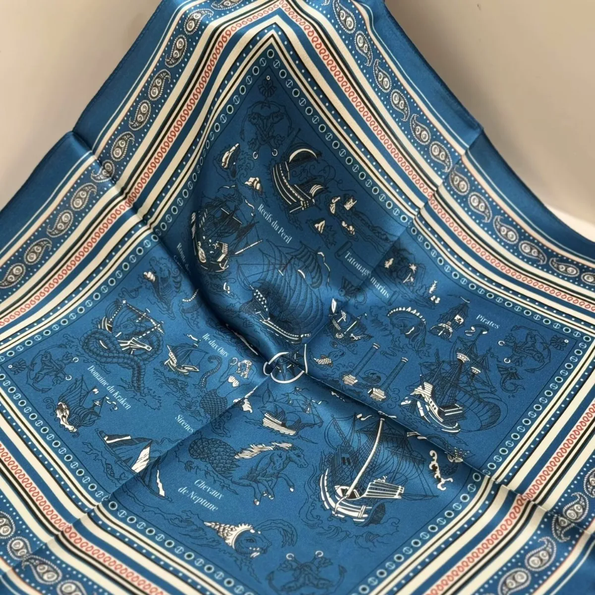 

All-Match New Paisley Sailing Carriage Scarf Women's Fashion Square Neck Arm Bag Small