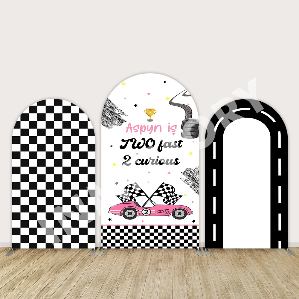 

Фон для фотозоны на 1-й день рождения девочки: Двухскоростные гоночные машины, арка, клетчатый узор, настенный декор Chiara, с возможностью персонализации имени