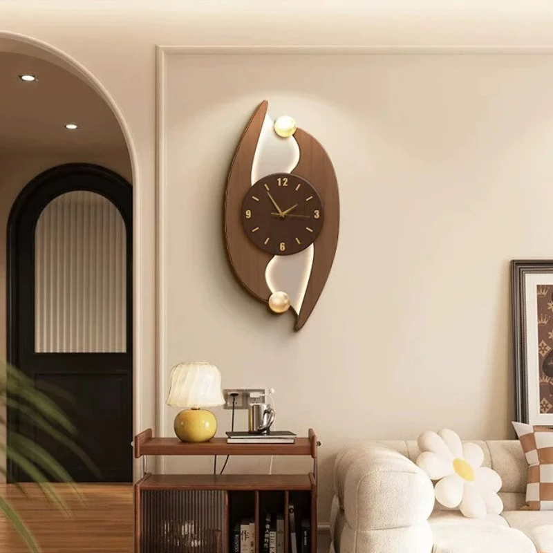 Vintage Aesthetic Wall Clocks Luxury Design Minimalist Living Room Clock Wall Creative Nordic Reloj Pared Ornaments Home Decor