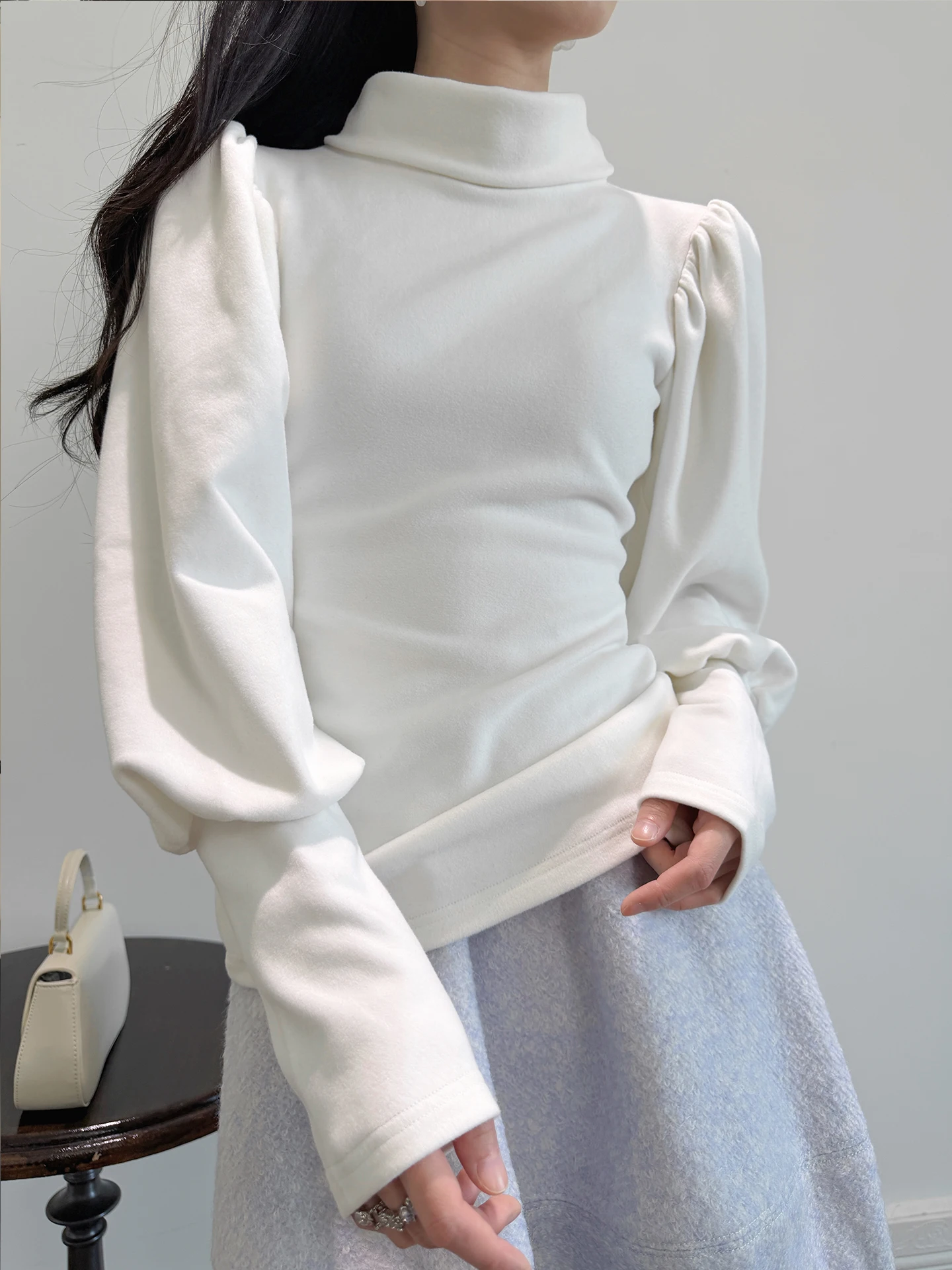 

Original Retro High Ne Base irt Self Heating German Velvet Inner Wear Winter Warm Fce Ladies T-irt French Sle