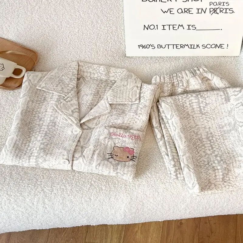 

Полный комплект Hello Kitty Sanrio, комплект из двух предметов для гостя, одинаковая одежда из двух предметов, новые клубные наряды, женские брюки 2025 года