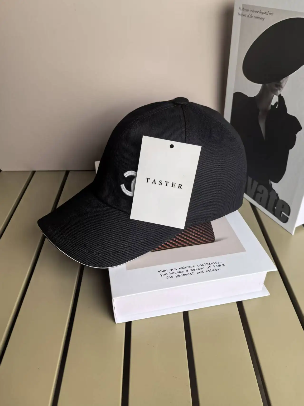casquette-de-baseball-elegante-brodee-unisexe-au-design-simple-reglable-en-coton-pour-hommes-et-femmes-ideale-pour-un-usage-quotidien-toutes-saisons