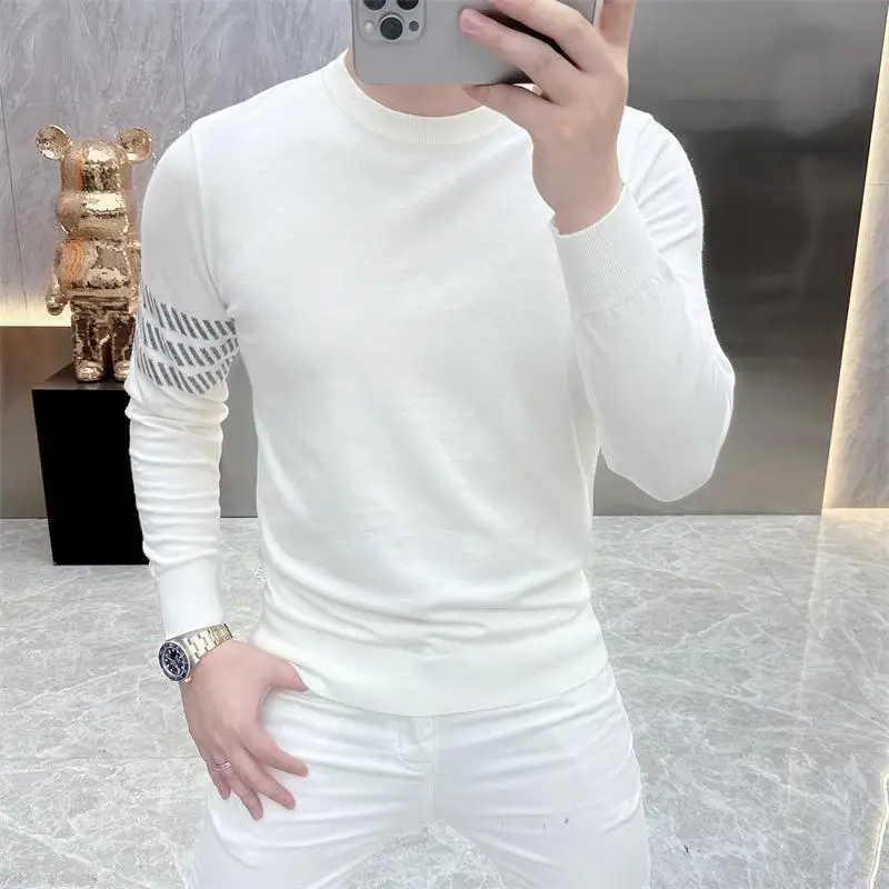 

Новый мужской свитер 2024 года с круглым вырезом, длинными рукавами, в полоску, модный и универсальный, облегающий, базовый слой, свитер с круглым вырезом.