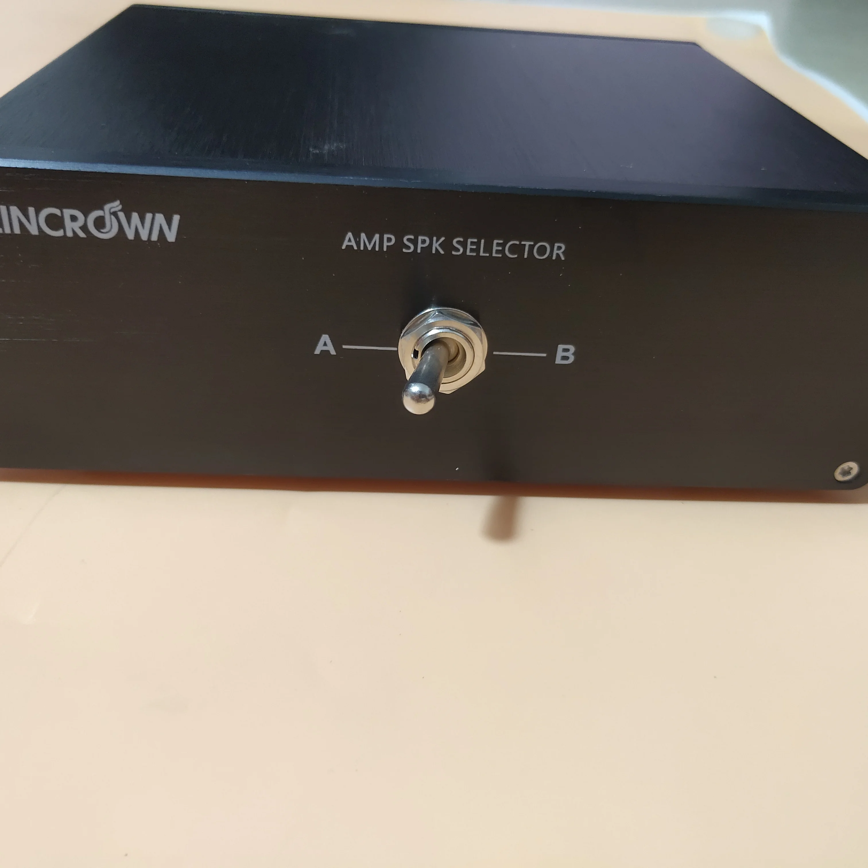 Caixa de divisor do interruptor do seletor do orador do amplificador de áudio estéreo 2-way premium, 2 em 1 para fora switcher comparar 2 ampères ou alto-falantes