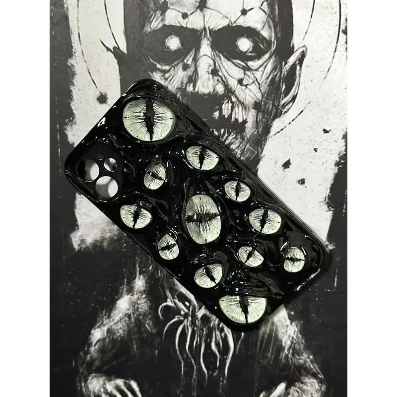 3DLuminous Cthulhu's Eye Phone Case，ApplicableiPhone 17、16、15、14、12、11、Pro Max，Made of soft silicone material。