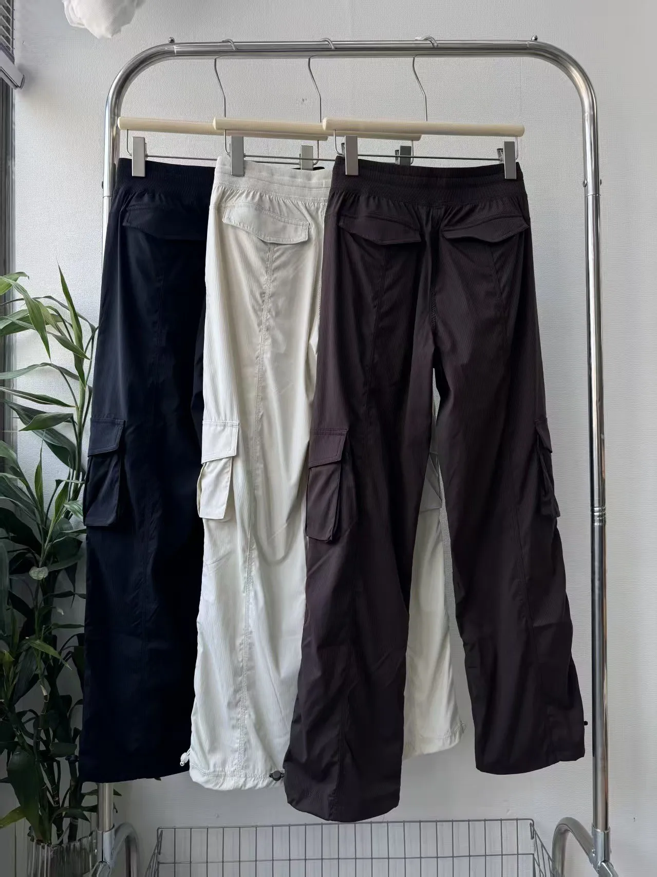 Women's slim and quick drying work pants for outdoor hiking, straight leg pants for fitness