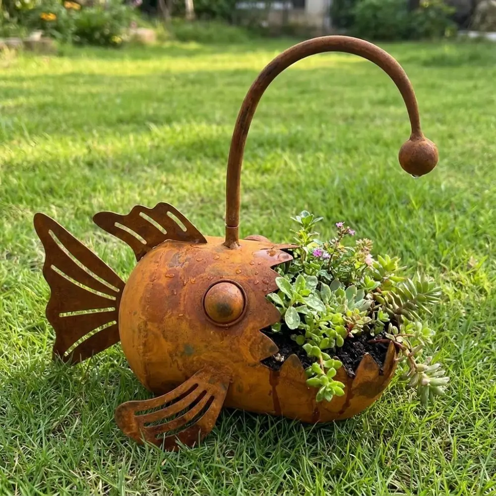 Rustproof Lantern Fish Iron Planter Waterproof Sturdy Succulent Planter Handcrafted Distressed Jewelry Storage Container