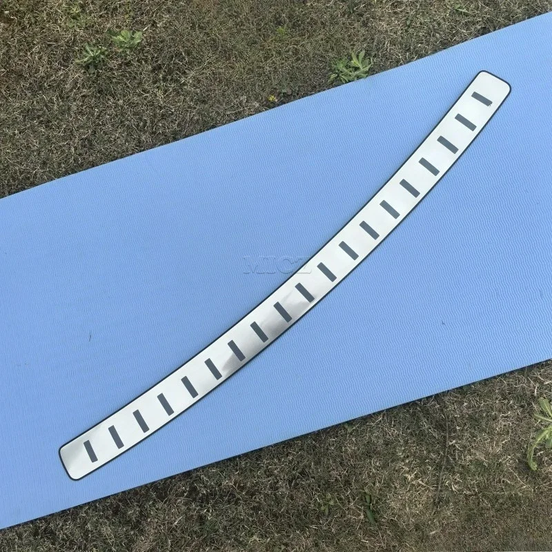 

For Volvo XC60 2018 - 2024 Styling Stainless Steel Rear Bumper Protector Sill Trunk Rear Guard Tread Plate Trim Car Accessories