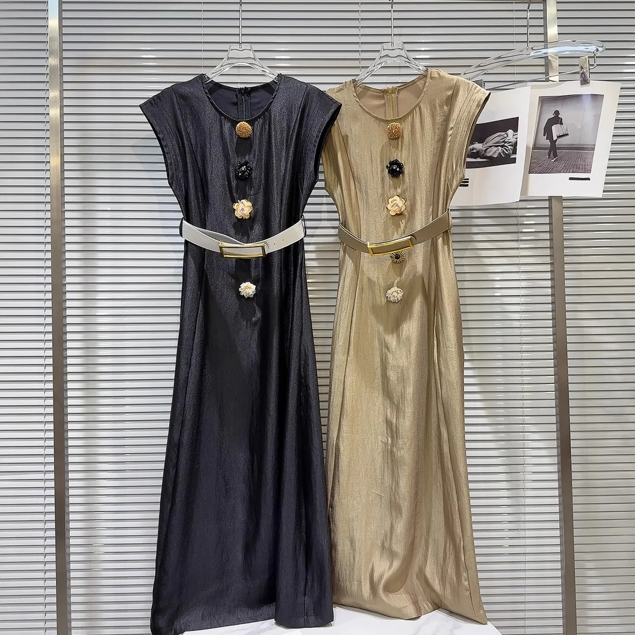 Letnia kolekcja 2025, długa metalowa ozdoba kwiatowa 3D, poduszka na ramię, elegancka damska sukienka z wysokim stanem, rozkloszowana, bez rękawów.