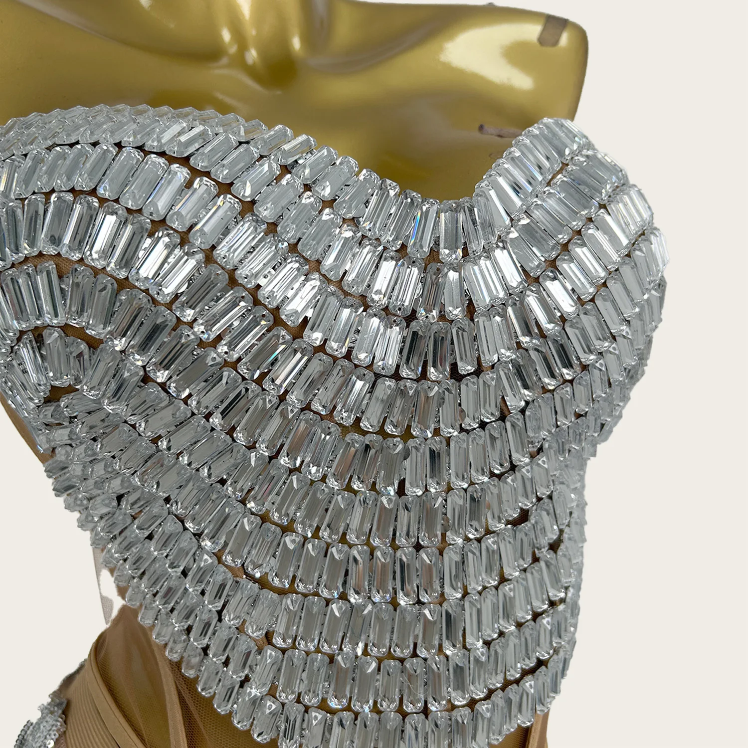 

Weijing Event Stage Performance Sparkly Rhinestone Suit Celebrate Party Dress-up Strapless Tops Tassel Mini Skirt 2Pieces Set