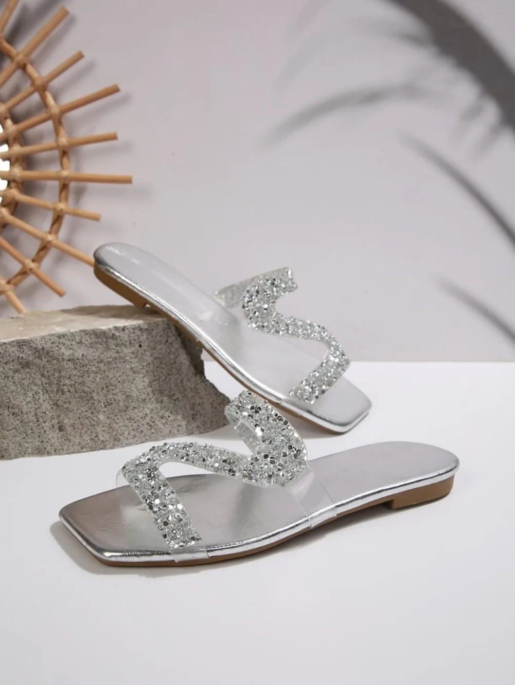 2026 Sexy Damen-Sandalen Sommer Strand Flache Sandalen mit Strass Damen Modenschau Bequeme Leichte Schuhe Sandalias Femininas – Detail 11