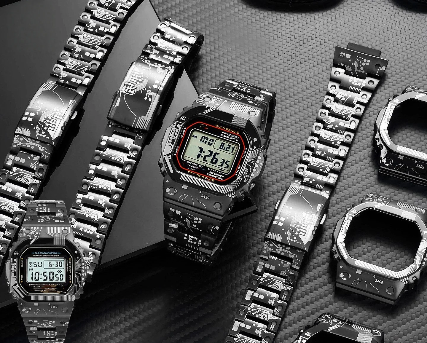 

Titanium alloy and stainless steel customisation kits compatible with the Casio GW-M5610, GWB-5600 and GMW-B5000 series;