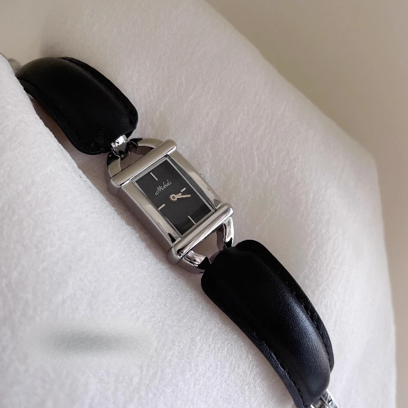 Classic trend women's watch elegant simple women's niche waterproof 2025 quartz watch birthday gift