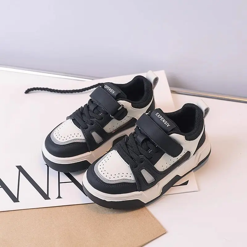 

2026 Детские туфли для досок для мальчиков и девочек, белые слипоны на мягкой подошве, простые легкие удобные дышащие повседневные кроссовки, повседневная одежда